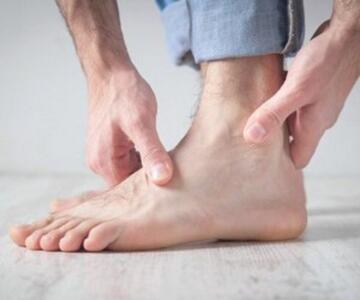 رفع خستگی و بیماری با حمام پاها در محلول های خانگی