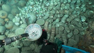 (عکس) کشف ۱۰۰۰ گنج باستانی در عمق ۱۵۰۰ متری دریا
