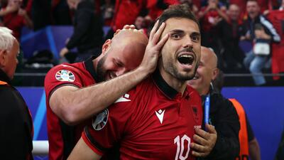 سریع ترین گل تاریخ مسابقات یورو توسط مهاجم آلبانی به ایتالیا - روزیاتو
