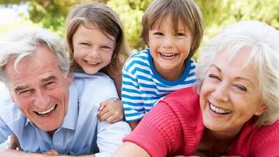 نقش مادربزرگ‌ها و پدربزرگ‌ها در خانواده و تربیت فرزندان چیست؟