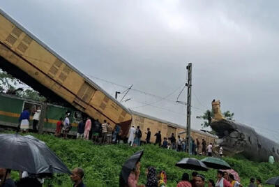 حادثه مرگبار برخورد دو قطار در هند 5 کشته داد+فیلم