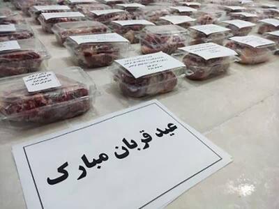 توزیع ۱۴۵۰ بسته گوشت گرم قربانی بین خانواده‌های نیازمند بندرعباس