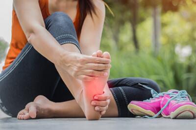 التهاب فاشیای کف پا چیست؟ | رویداد24