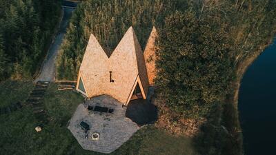 خانه 64 متری که با الهام از کریستال طبیعی، جالب شده است! (+عکس)