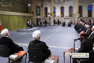 اولین عکس از مهمانان امروز رهبر انقلاب در حسینیه امام خمینی - عصر خبر