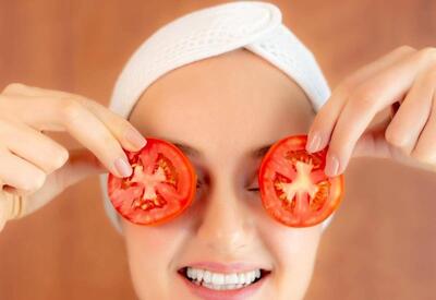 مزایای ماسک گوجه و شکر ، درمان لکه های تیره پوست