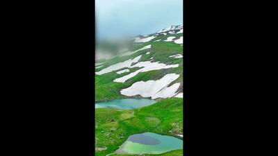 دریاچه دوقلو دورنگ در ارتفاعات دالامپر
