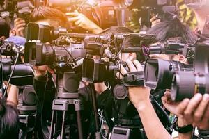 بیش از ۵۰۰ خبرنگار از ۱۵۰ رسانه خارجی انتخابات ریاست جمهوری را پوشش می‌دهند - عصر خبر