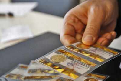 طلای ۱۸ عیار بالا رفت؛ انواع سکه چند شد؟ | جدول جدیدترین قیمت طلا و انواع سکه را ببینید