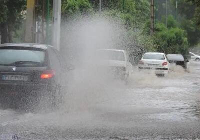 رگبار رعد و برق و باران در راه قزوین/ شهروندان از حاشیه رودخانه‌ها فاصله بگیرند