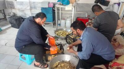 پخت غذای نذری در شازند همزمان با عید غدیر + تصاویر