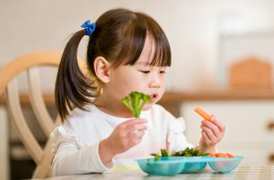 سبزیجات مفیدی که باید جزو برنامه غذایی کودکان باشند (فیلم)