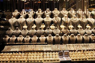 ریزش ۱۰۰ هزار تومانی قیمت طلا | اقتصاد24