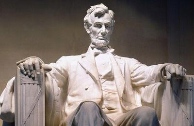 مجسمه لینکلن در آمریکا ذوب شد | رویداد24