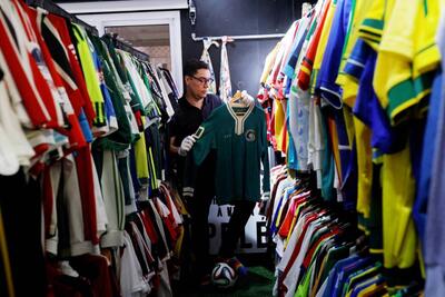 هوادار برزیلی با ۶۱۰۱ پیراهن فوتبال تاریخ‌ساز شد