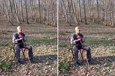 آواز طوری؛ پیرمرد یکه و تنها وسط جنگل نشسته چه آواز سوزداری میخونه!