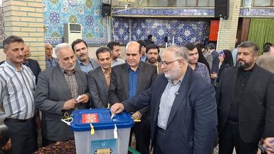 استاندار قزوین رای خود را به صندوق انداخت 