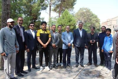 مدیرکل ورزش و جوانان استان کرمان رأی خود را به صندوق انداخت