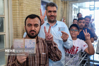 تصاویر انتخابات چهاردهمین دوره ریاست جمهوری در مسجد لرزاده