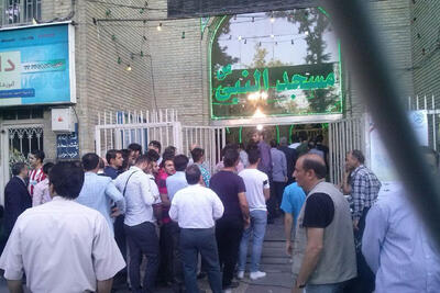 ببینید | صف مردم برای شرکت در انتخابات در مسجدالنبی تهران