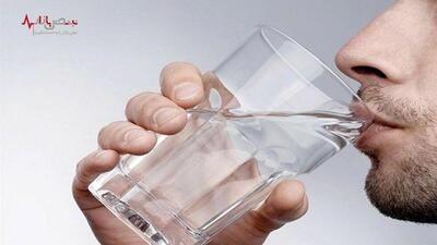 نوشیدن آب گرم معجونی برای سلامتی یا داستانی اغراق‌آمیز؟