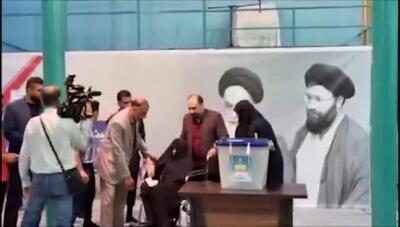 عفت مرعشی و فاطمه هاشمی هم رای دادند / همسر و دختر اکبر هاشمی رفسنجانی پای صندوق رای