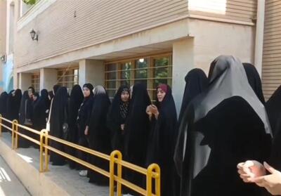 حضور پرشور رای اولی‌های ایلامی پای صندوق‌های رای- فیلم فیلم استان تسنیم | Tasnim