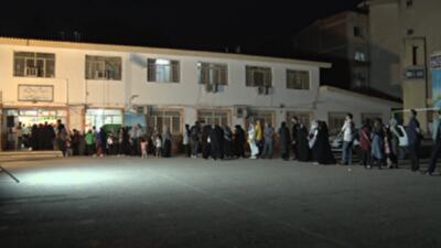 شعبه‌های اخذ رای در استان گلستان همچنان مملو از جمعیت است