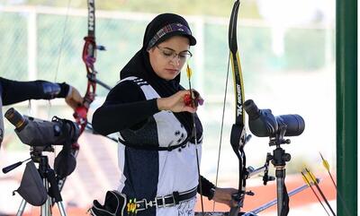 مراسم تقدیر کیومرث هاشمی از مبینا فلاح نماینده تیر و کمان ایران در المپیک 2024 پاریس برگزار شد