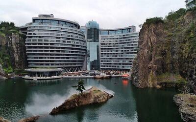 (ویدئو) تصاویری از اولین هتل زیر زمینی دنیا در چین