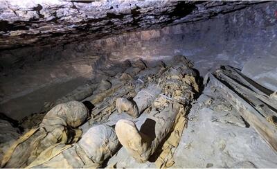 کشف استثنائی ۳۰ مقبره مصر باستان با مومیایی‌های خانوادگی