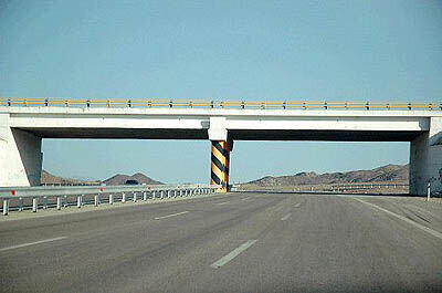 اجرای خط‌کشی جاده‌ای ۶۰۰ کیلومتر از مسیر تردد زائران اربعین در آذربایجان‌غربی