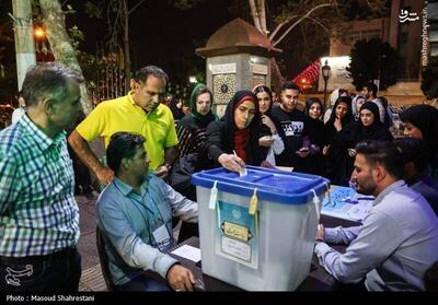 متفکر آزاد: ملت ایران آزمون بزرگ دیگری در جمعه آینده پیش‌ِرو دارد
