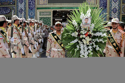 تصاویر: تشییع پیکر سرباز شهید مرزبانی «امیرحسین شیخ هادی» در مشهد