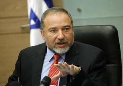 لیبرمن: اسرائیل با نتانیاهو مانند کشتی بدون کاپیتان است