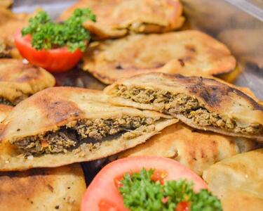 طرز تهیه ساندویچ عربی | ساندویچ خوشمزه عرایس با طعم پیاز و جعفری