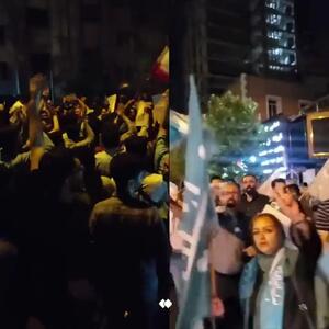 تجمع هواداران جلیلی و پزشکیان مقابل صداوسیما/فیلم