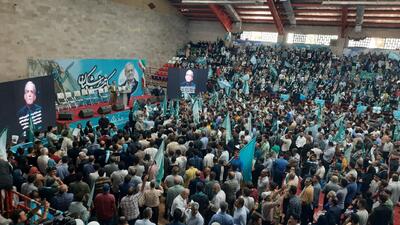 پزشکیان در جمع هوادارانش در کرمانشاه حاضر شد