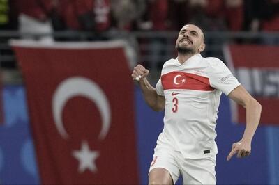صعود نفس‌گیر ترکیه به جمع ۸ تیم پایانی / شگفتی جام حذف شد
