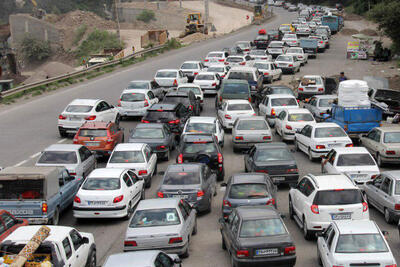 چالوس- فیروزکوه ترافیک سنگین است