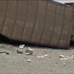 فیلمی از پرس  شدن خودروی پژو پارس زیر تریلی در جاده گرمسار سرخه