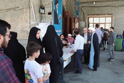 مردم البرز در نخستین ساعات پای صندوق رای حاضر شدند