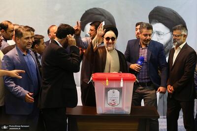 (تصاویر) حضور سید محمد خاتمی در مرحله دوم انتخابات ریاست جمهوری