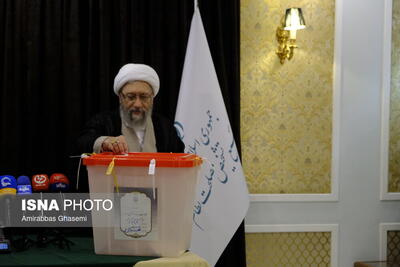 مرحله دوم رای گیری چهاردهمین دوره انتخابات ریاست جمهوری با حضور آیت الله صادق لاریجانی
