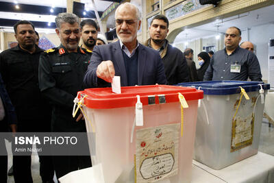 استاندار ‌خوزستان‌ رأی خود را به صندوق انداخت