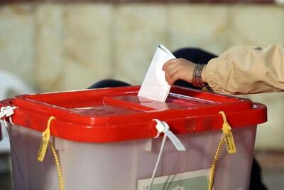 وزیر دفاع رأی خود را به صندوق انداخت/ عکسی از نماینده آیت الله سیستانی پای صندوق رأی