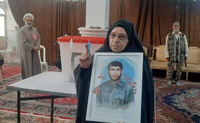 دعوت مادر شهید اهل بجنورد از مردم برای حضور در انتخابات
