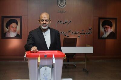 وزیر کشور رأی خود را به صندوق انداخت| امیدواریم این انتخاب مانند انتخابات گذشته پربرکت باشد | رویداد24