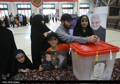حضور پرشور اسلامشهری‌ها در صف رأ‌ی‌گیری مرحله دوم انتخابات - تسنیم