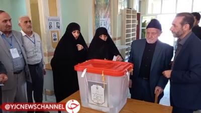 حضور پدر و مادر استاندار شهید آذربایجان شرقی در انتخابات